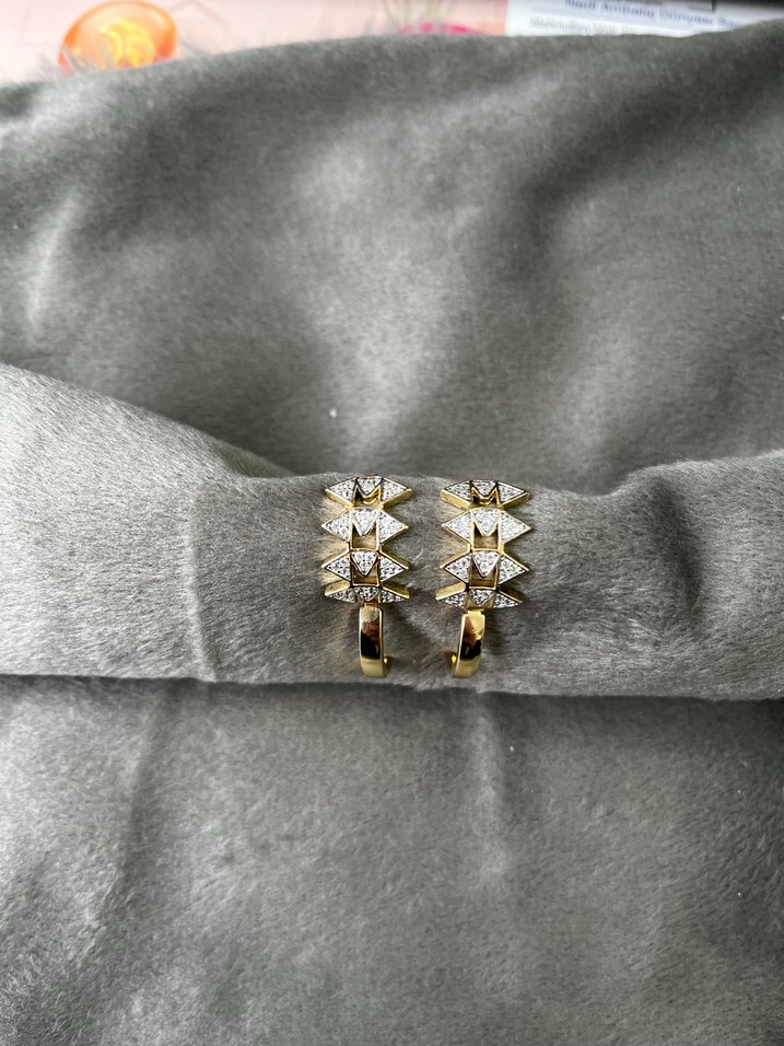 Altın Renk Mini Payetli Kadın Küpeler - Görsel 2