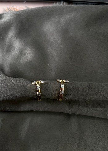 Altın Renk Mini Yılan Desenli Kadın Küpe - Görsel 3