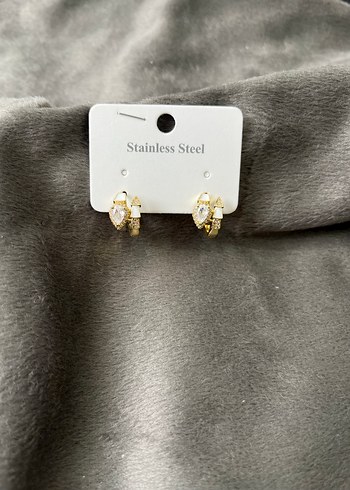 Altın Renk Mini Yılan Desenli Küpeler - Görsel 4