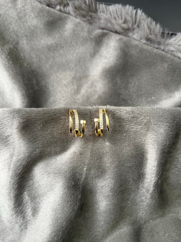 Altın Renkli Mini Tokalı Küpeler - Görsel 5