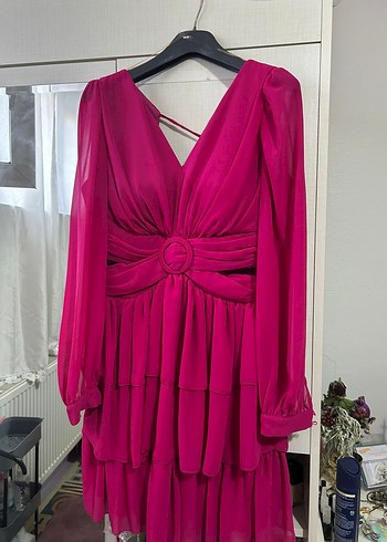 Pembe Drapeli Mini V Yakalı Elbise