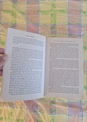 Beden Renk The Girl Who Played with Fire - Stieg Larsson