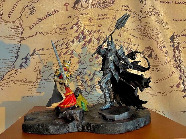 Yüzüklerin Efendisi Sauron vs Elendil