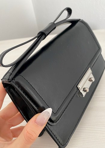 Siyah Çanta - Görsel 2