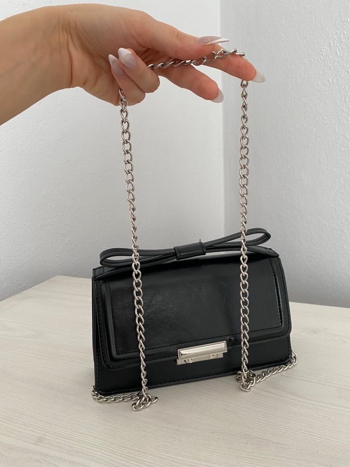 Siyah Çanta - Görsel 3