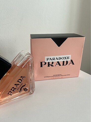Beden Renk Prada paradoxe
