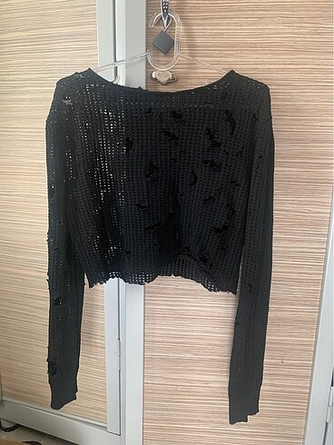 delikli crop kazak