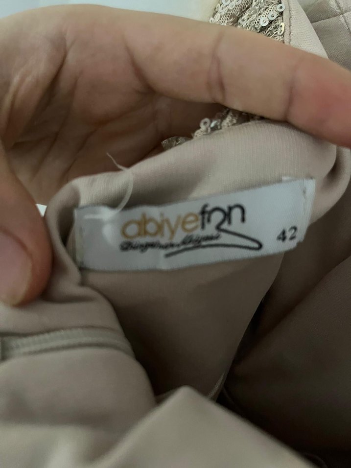 Abiyefon tüy detaylı elbise - Görsel 3