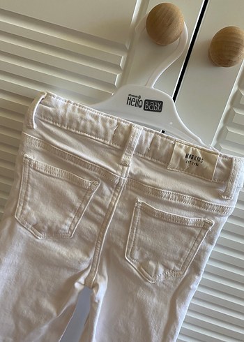 12-18 Ay Beden Mango Beyaz Düğmeli Denim Pantolon
