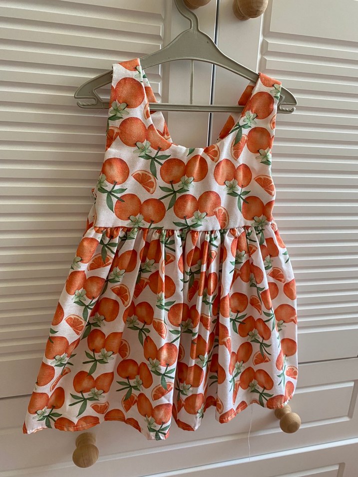 Turuncu Desenli Kız Çocuk Elbisesi ve Şapka - Görsel 4
