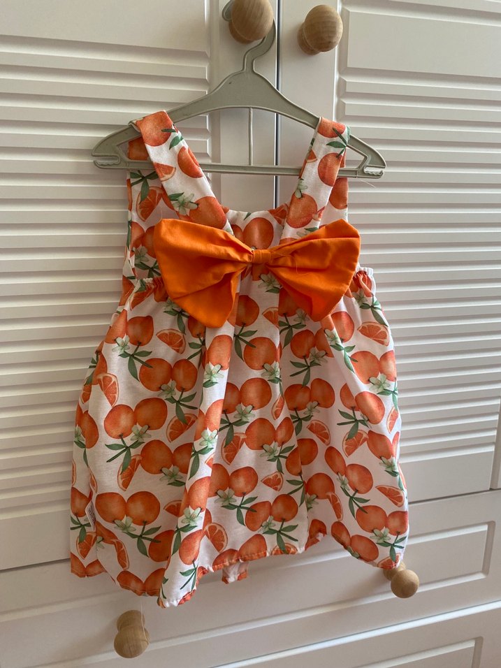 Turuncu Desenli Kız Çocuk Elbisesi ve Şapka - Görsel 2