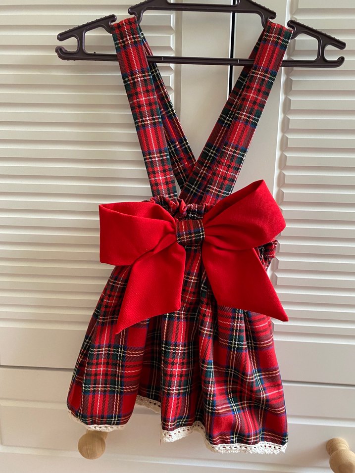 Ekose Desenli Kırmızı Elbise ve Şapka - Görsel 2