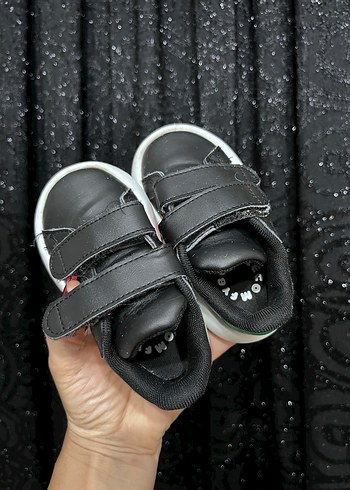 22 Beden Bebek Spor Ayakkabı adidas