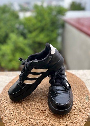 Orjinal adidas spor ayakkabı - Görsel 3