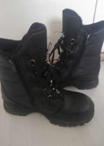 Siyah Bağcıklı Kadın Goth Botları - Görsel 4