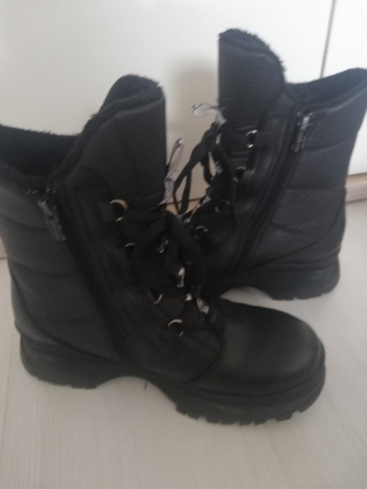 Siyah Bağcıklı Kadın Goth Botları - Görsel 4