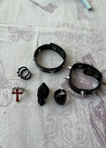 Beden Karanlık Siyah Gotik Desenli Kadın Yüzük ve Bileklikler