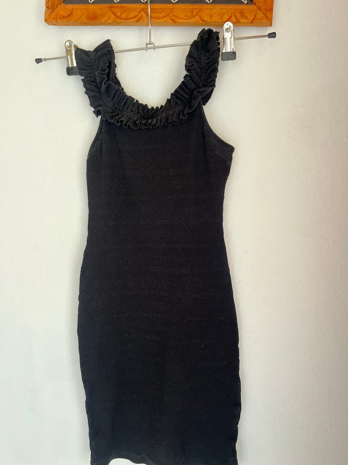 Siyah Volanlı Yüksek Yakalı mimi Triko Elbise - Görsel 3