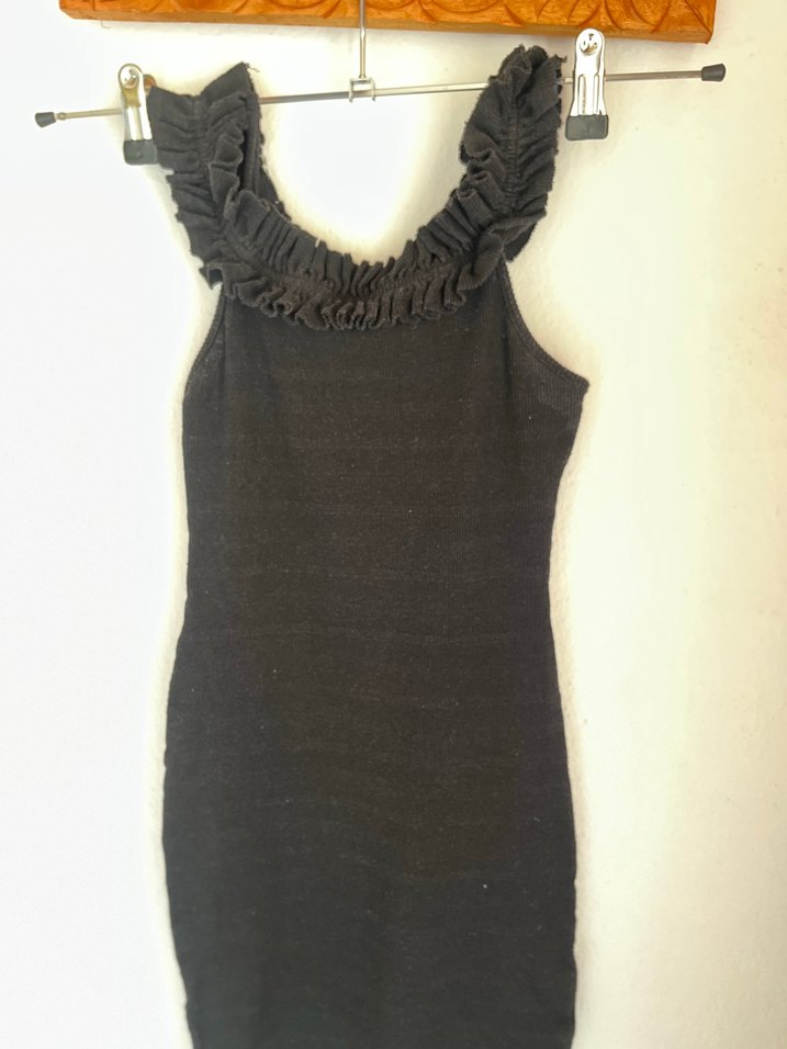 Siyah Volanlı Yüksek Yakalı mimi Triko Elbise - Görsel 2