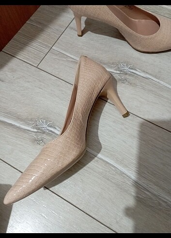 40 Beden Stiletto