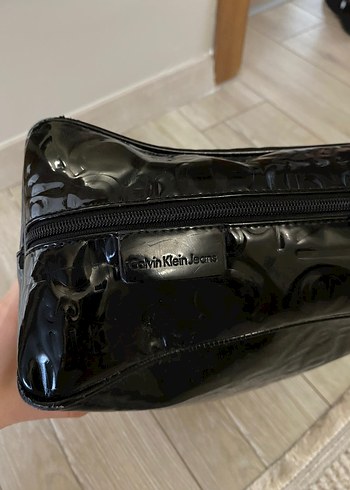  Beden orjinal calvin klein Parlak Siyah Deri Kadın El Çantası