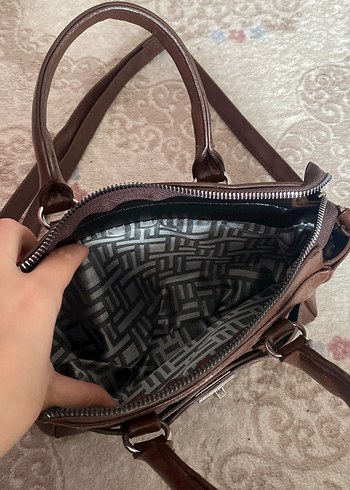 Zara Kahverengi Parlak Deri Tokalı Kadın Çanta