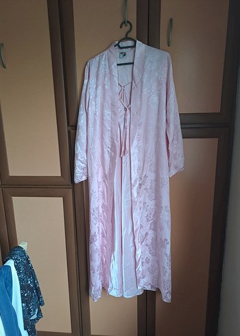 s Beden Pembe Uzun Kadın Sabahlık, Gecelik ve Şortlu Pijama Takim