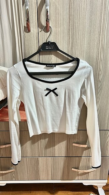 Yuvarlak yaka uzun kollu crop- M beden