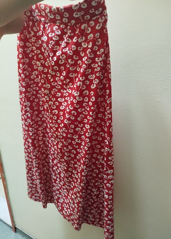 Kadın Kırmızı Desenli Piliseli Midi Etek - Görsel 2
