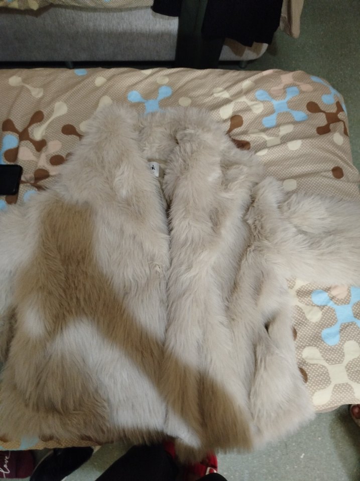 Kadın Beyaz Kürk Detaylı Midi Boy Yelek - Görsel 2