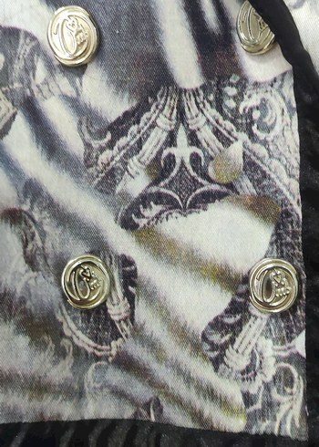 Uzun Desenli Gri Düğmeli Kadın Kaban - Görsel 3