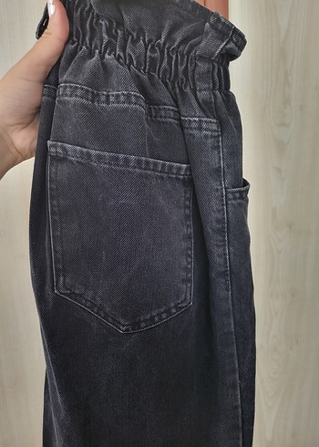 Gri Bel Detaylı Geniş Kesim Jean