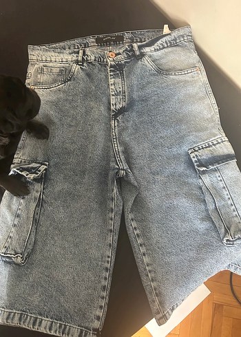 Geniş Kesim Kemerli Erkek Kot Şort - Görsel 2