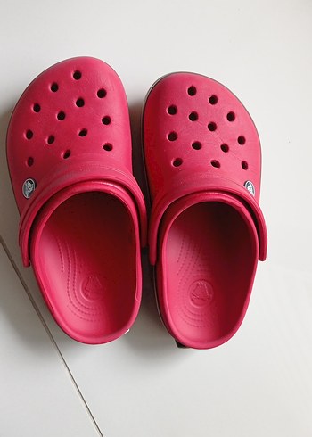 Kırmızı crocs Terlikler