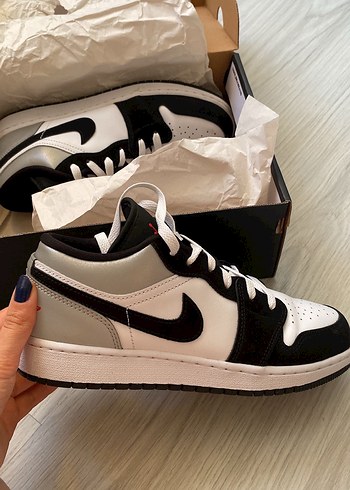 Orijinal Nike Gri Siyah Bağcıklı Spor Ayakkabı