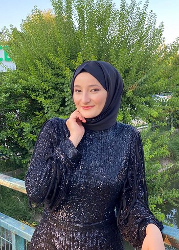 38 Beden Siyah Parlak Uzun Kol Abiye Elbise