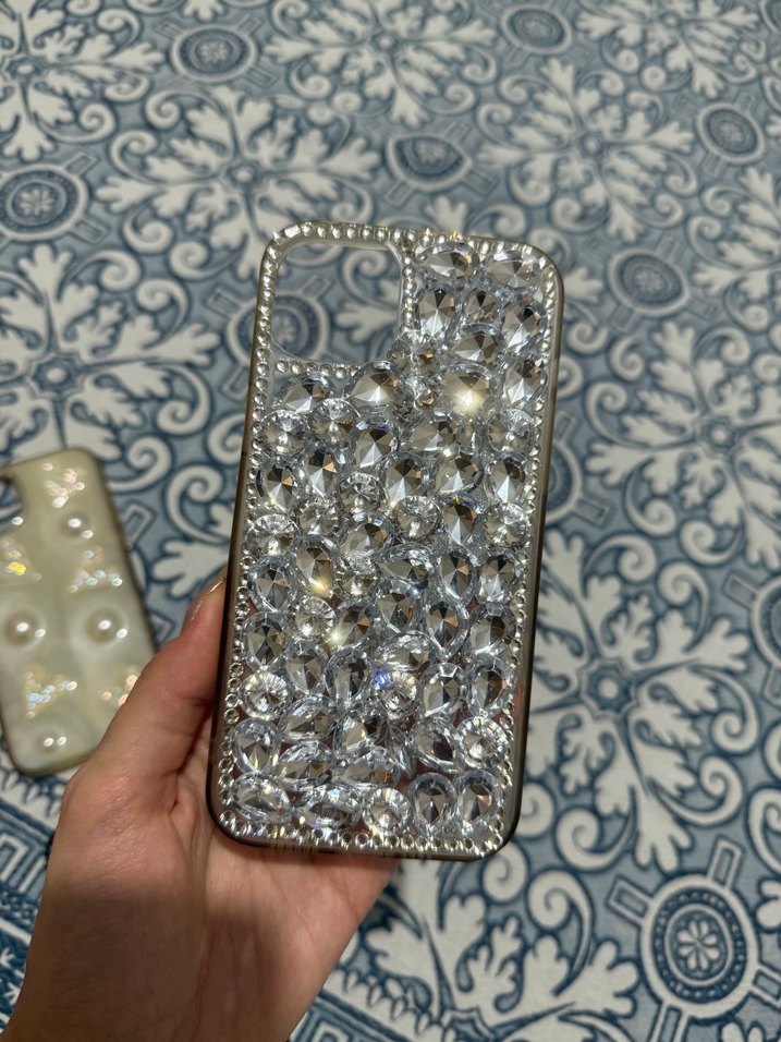 Rengarenk Pul İşlemeli 14Plus 15Plus Telefon Kılıfı - Görsel 2