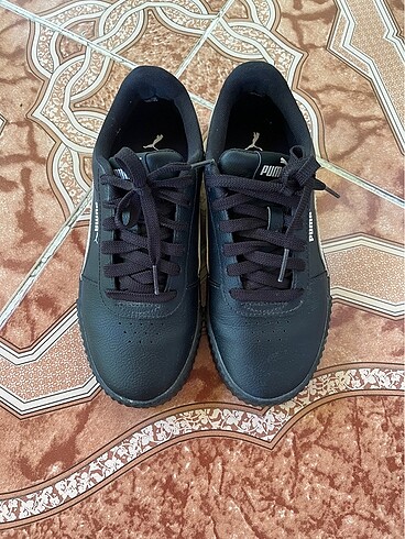 Puma Temiz az kullanılmış 37,5 numara