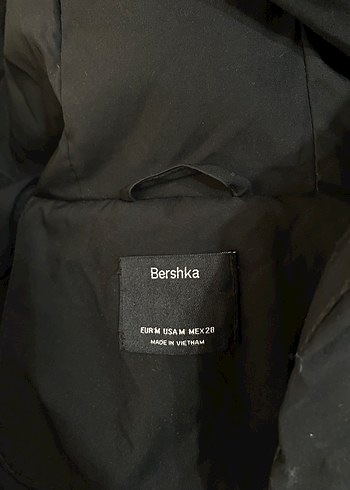 Bershka BERSHKA Kemerli Siyah Şişme mont