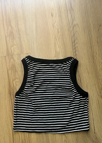 Siyah Beyaz Çizgili Kolsuz Crop Top - Görsel 2