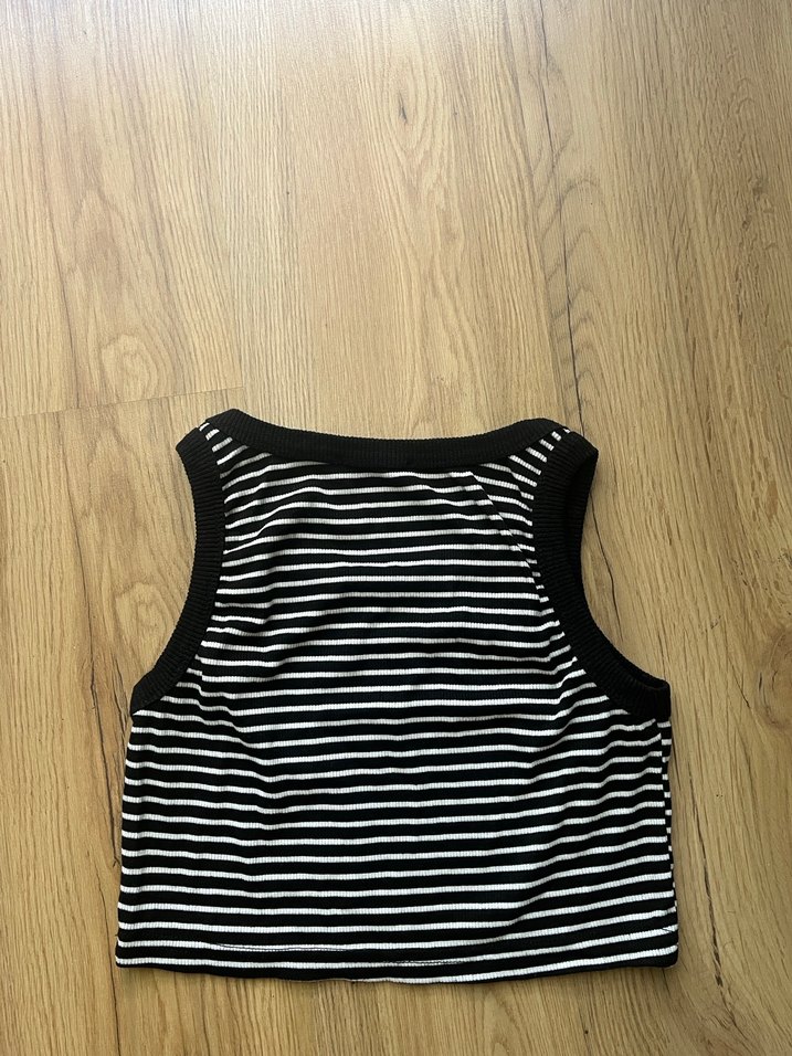 Siyah Beyaz Çizgili Kolsuz Crop Top - Görsel 2