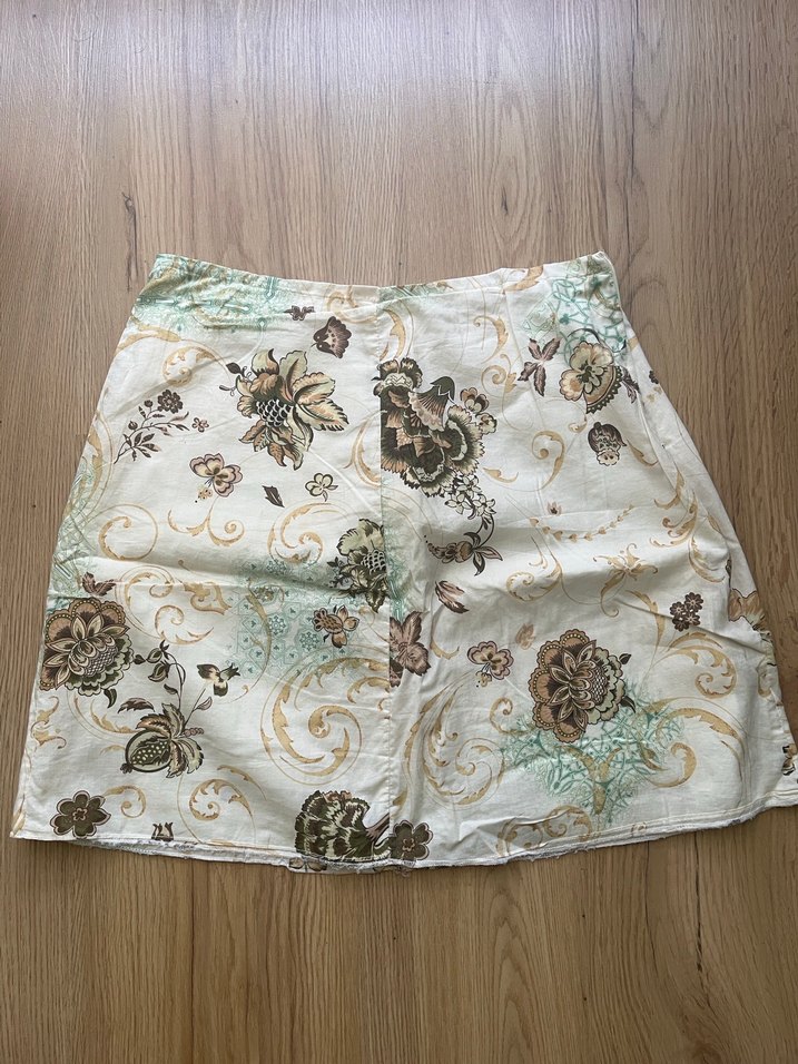 Bej Çiçek Desenli Mini Etek - Görsel 2