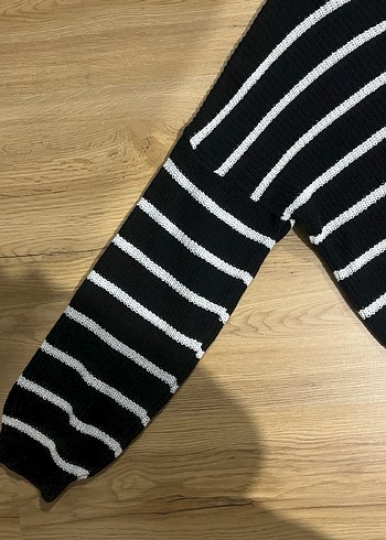 Siyah Beyaz Çizgili Kadın Triko Kazak - Görsel 2