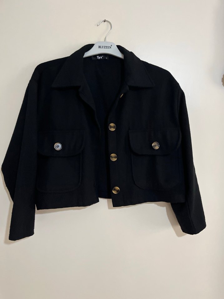 Düğmeli Siyah Kısa Kadın Ceket - Görsel 2