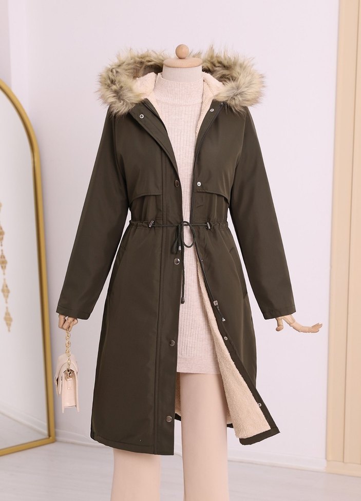 Sokak Stili Uzun Kürklü Kadın Kaban - Görsel 2