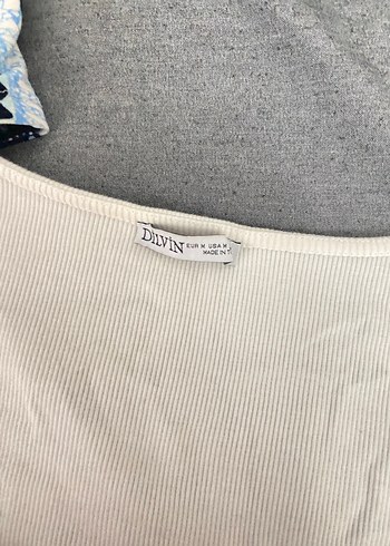 Uzun Kollu Beyaz Dar Kesim Bluz - Görsel 2