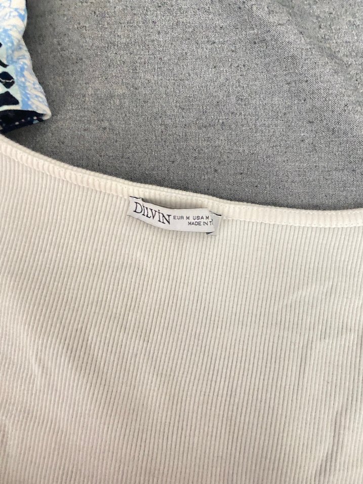 Uzun Kollu Beyaz Dar Kesim Bluz - Görsel 2