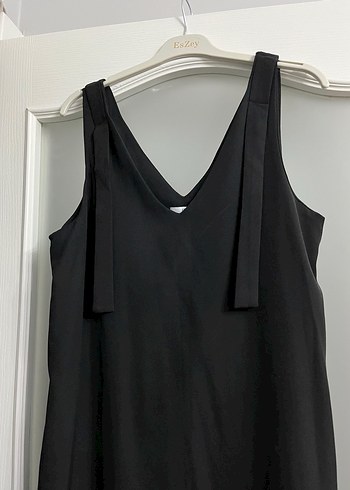 Uzun Siyah Elbisesi - Görsel 4