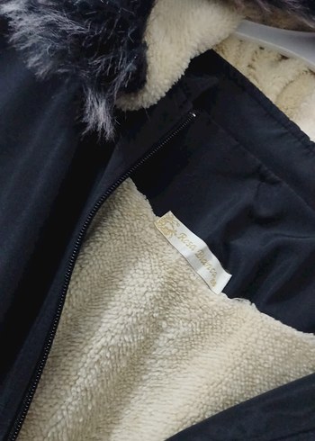 Kürk Detaylı Siyah Uzun Kadın Mont - Görsel 2