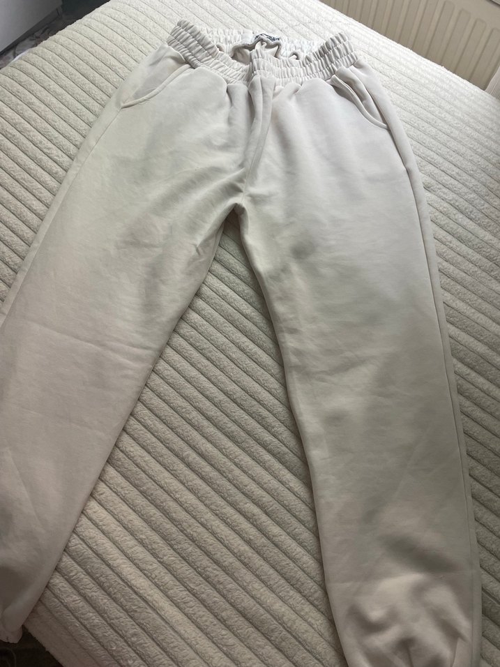 Beyaz Kadın Piliseli Jogger Eşofman Altı - Görsel 2